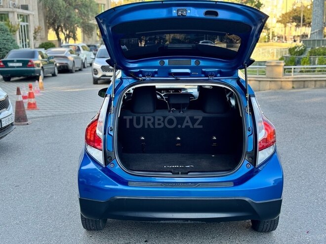 Toyota Prius C 2017, 188,000 km - 1.5 l - Bakı