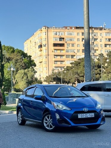 Toyota Prius C 2017, 188,000 km - 1.5 l - Bakı