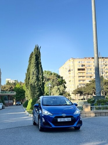 Toyota Prius C 2017, 188,000 km - 1.5 l - Bakı
