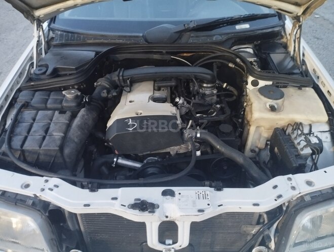 Mercedes C 230 1999, 228,000 km - 2.3 l - Bakı