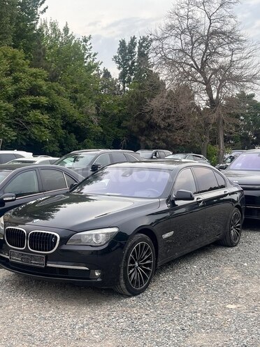 BMW 750 2009, 285,000 km - 4.4 л - Bakı