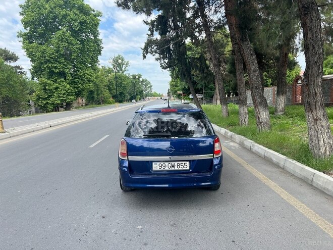 Opel Astra 2009, 251,000 km - 1.4 l - Şəki