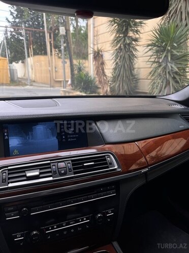 BMW 750 2009, 285,000 km - 4.4 л - Bakı