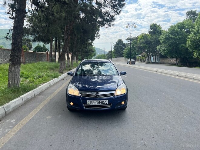 Opel Astra 2009, 251,000 km - 1.4 l - Şəki