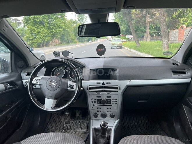 Opel Astra 2009, 251,000 km - 1.4 l - Şəki