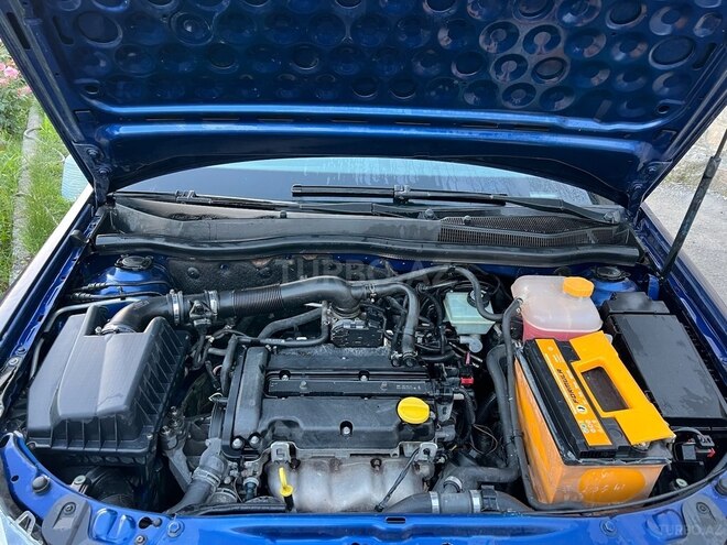Opel Astra 2009, 251,000 km - 1.4 l - Şəki