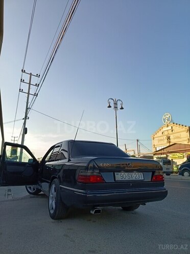 Mercedes E 220 1992, 350,000 km - 2.2 l - Bakı