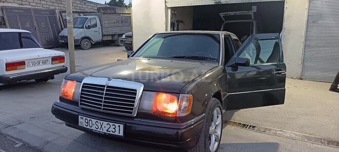Mercedes E 220 1992, 350,000 km - 2.2 l - Bakı