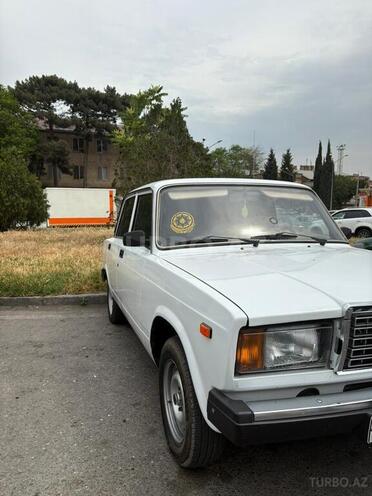LADA (VAZ) 2107 2004, 35,000 km - 1.6 l - Salyan