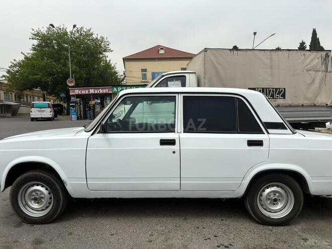 LADA (VAZ) 2107 2004, 35,000 km - 1.6 l - Salyan