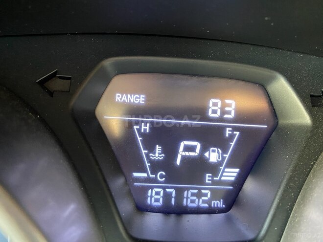 Hyundai Elantra 2015, 300,000 km - 1.8 л - Bakı