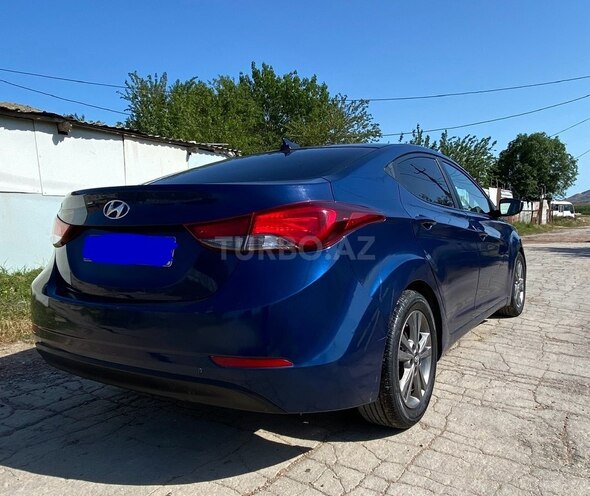 Hyundai Elantra 2015, 300,000 km - 1.8 л - Bakı