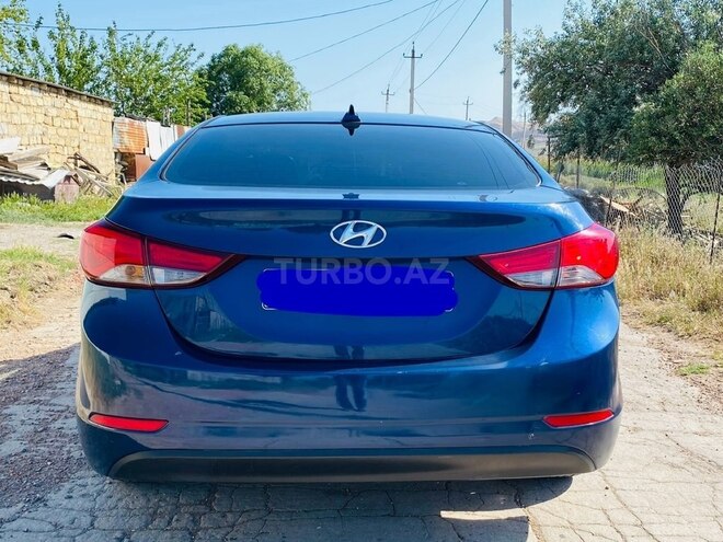 Hyundai Elantra 2015, 300,000 km - 1.8 л - Bakı