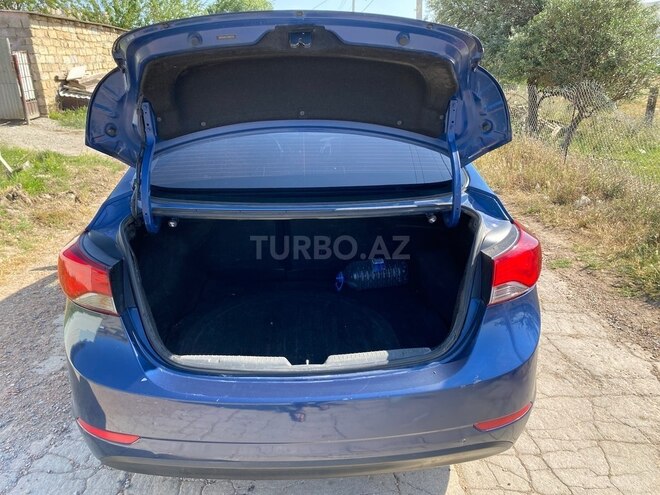 Hyundai Elantra 2015, 300,000 km - 1.8 л - Bakı