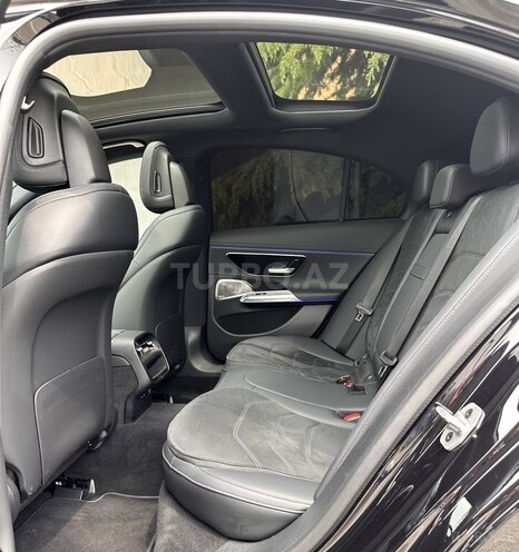 Mercedes E 300 e-12