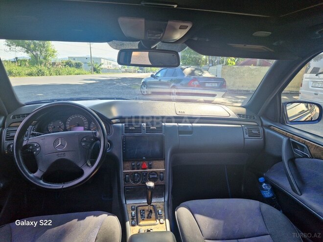 Mercedes E 320 2000, 277,456 km - 3.2 l - Lənkəran