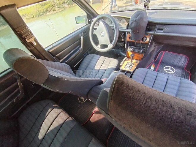 Mercedes 190 1991, 300,000 km - 2.0 l - Saatlı