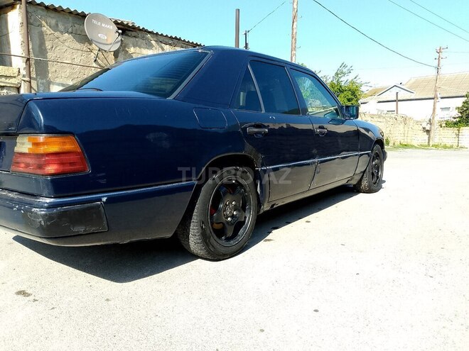 Mercedes E 230 1991, 399,579 km - 2.3 l - Bakı