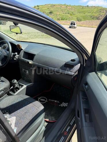 Opel Astra 2004, 225,000 km - 1.4 l - Bakı