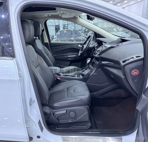 Ford Kuga-12