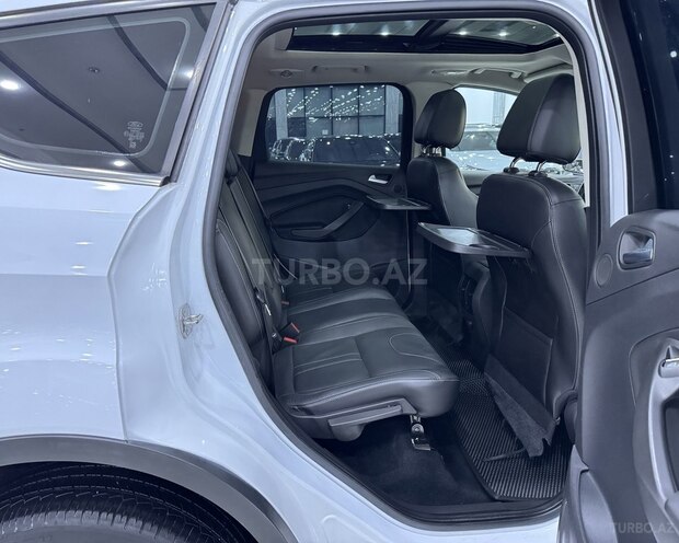 Ford Kuga-13
