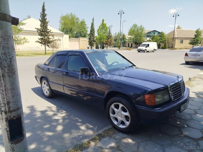 Mercedes 190 1989, 369,855 km - 2.0 l - Yevlax
