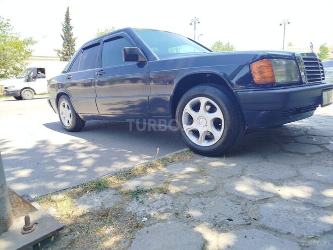 Mercedes 190 1989, 369,855 km - 2.0 l - Yevlax