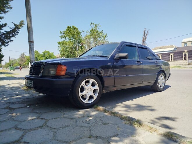 Mercedes 190 1989, 369,855 km - 2.0 l - Yevlax