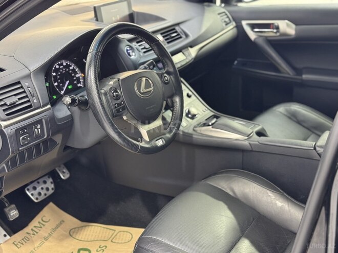 Lexus CT 200h-12