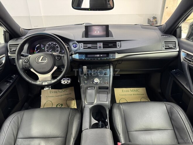 Lexus CT 200h-28