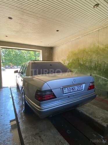 Mercedes E 300 d 1995, 200,000 km - 3.0 l - Goranboy
