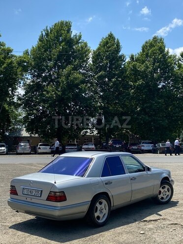 Mercedes E 300 d 1995, 200,000 km - 3.0 l - Goranboy