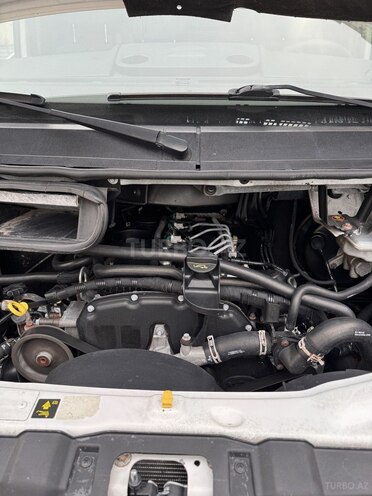 Ford Transit-20