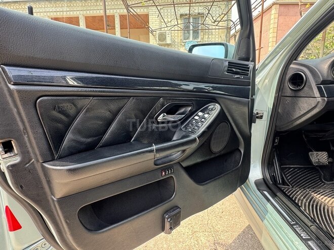 BMW 528 1996, 297,500 km - 2.8 l - Bakı