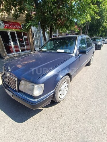 Mercedes E 250 1994, 256,341 km - 2.5 л - Qazax