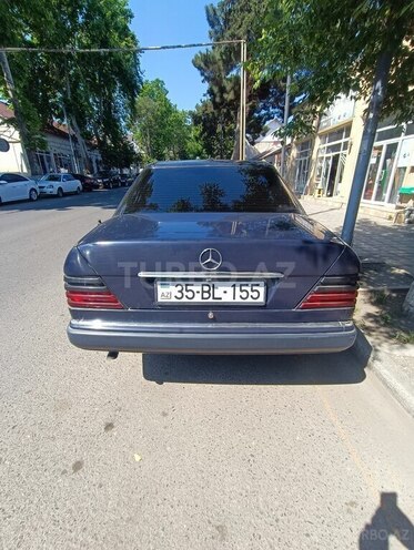 Mercedes E 250 1994, 256,341 km - 2.5 л - Qazax
