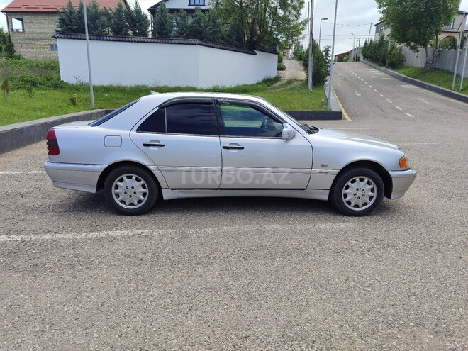 Mercedes C 180 1998, 320,000 km - 1.8 l - Quba