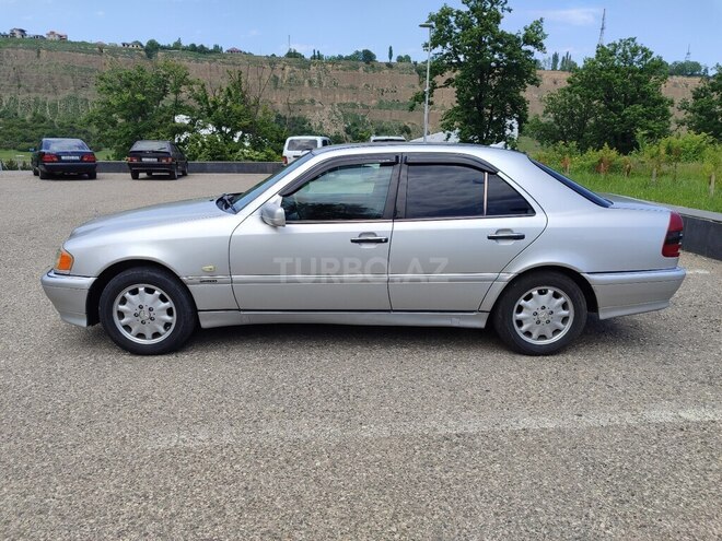 Mercedes C 180 1998, 320,000 km - 1.8 l - Quba