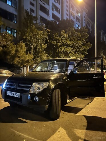 Mitsubishi Pajero 2007, 270,417 km - 3.0 л - Bakı