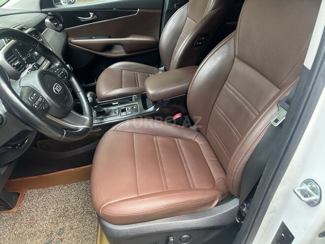 Kia Sorento-8
