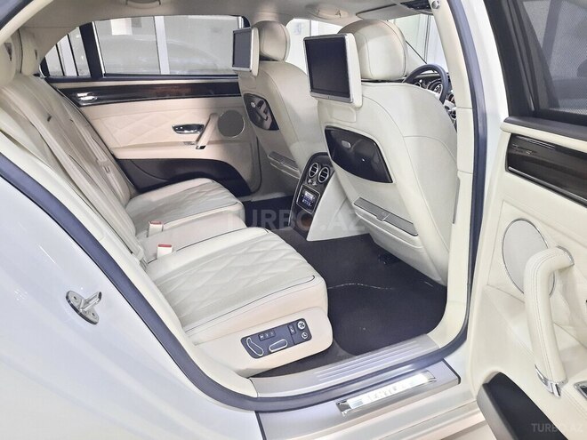 Bentley Flying Spur-21