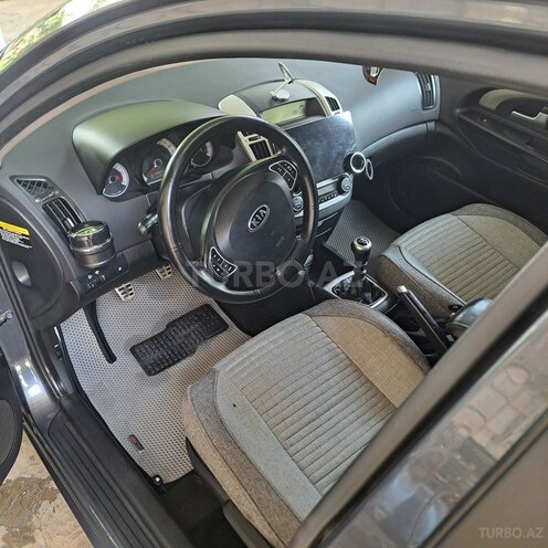 Kia  2008, 250,000 km - 1.6 l - Biləsuvar