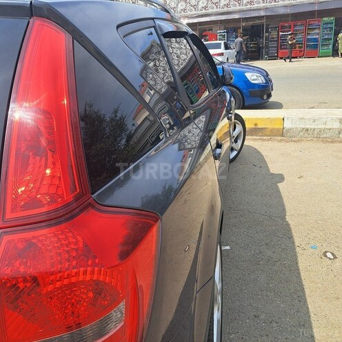 Kia  2008, 250,000 km - 1.6 l - Biləsuvar