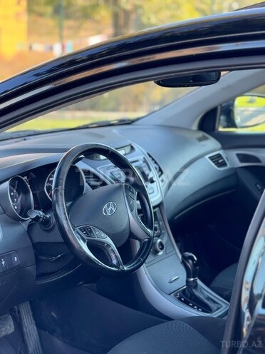 Hyundai Elantra 2015, 122,000 km - 1.8 l - Bakı