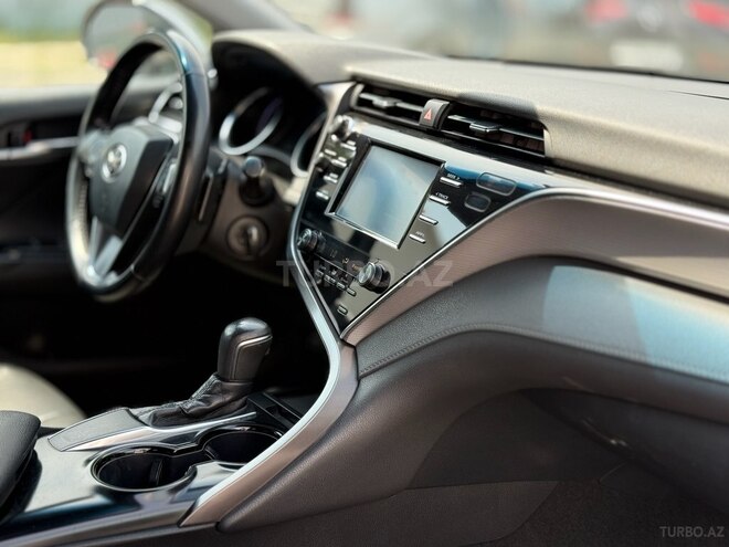 Toyota Camry-14