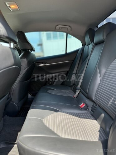 Toyota Camry-15