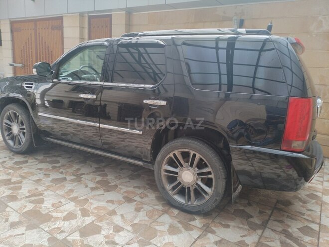 Cadillac Escalade-6