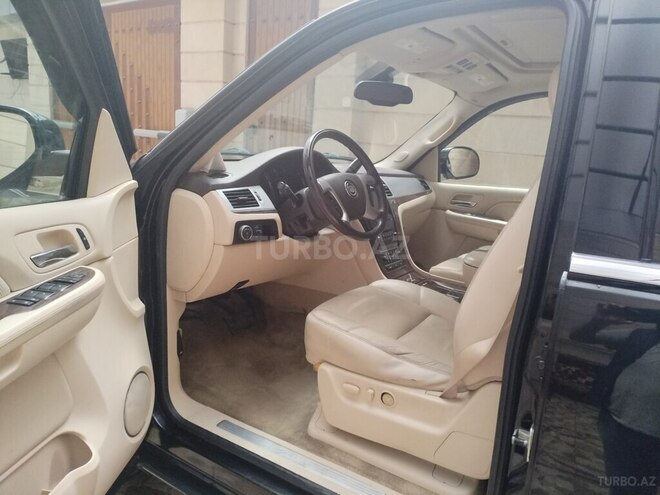 Cadillac Escalade-7