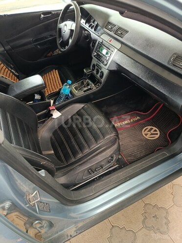 Volkswagen Passat 2005, 377,880 km - 2.0 l - Biləsuvar