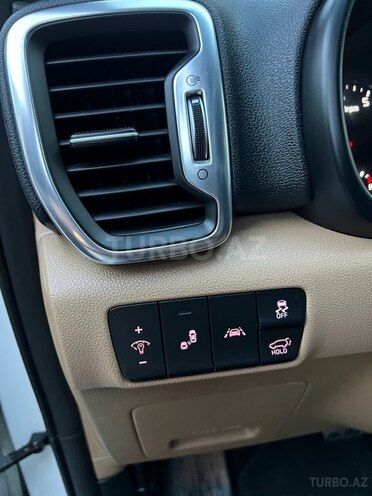 Kia Sportage-12